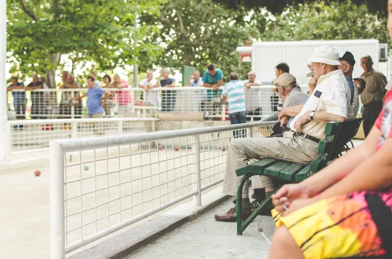 Wie man ein Pétanque-Turnier organisiert