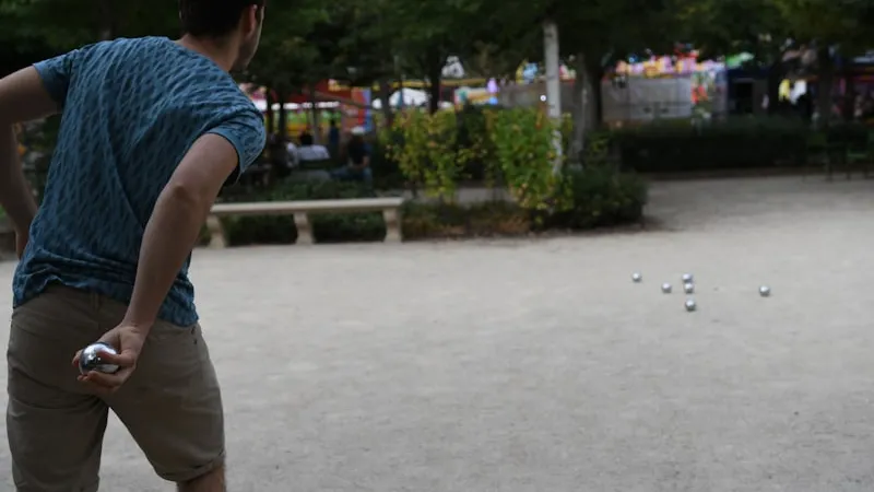 Padroneggiare il tiro: la mossa più spettacolare della pétanque